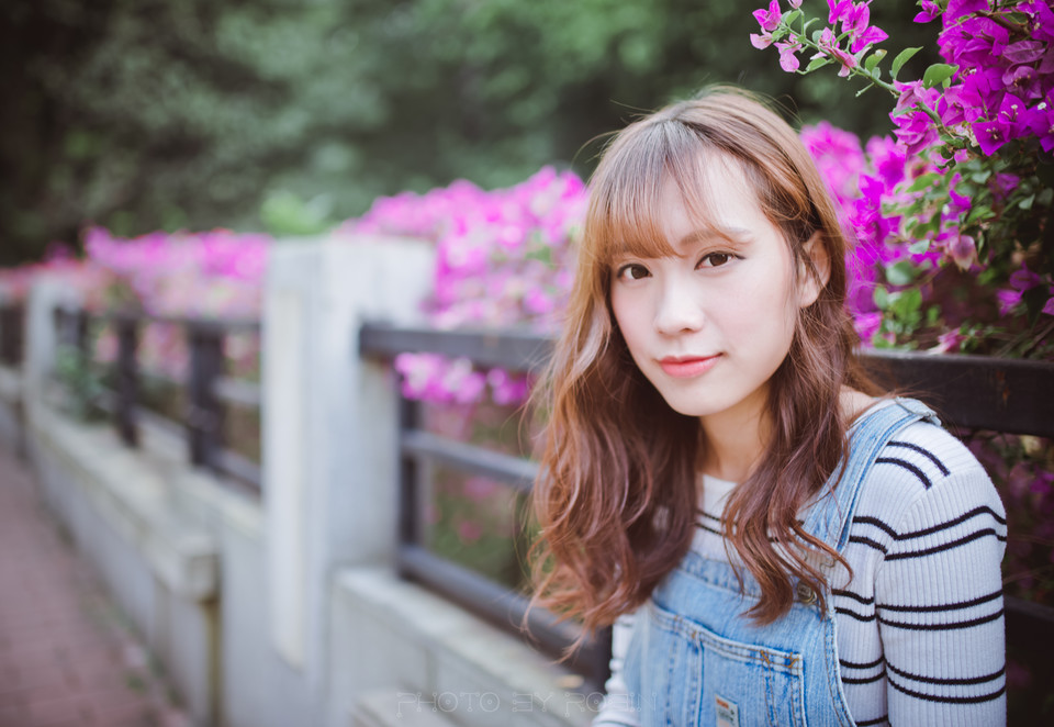 清纯美女如花旧片高清写真大图