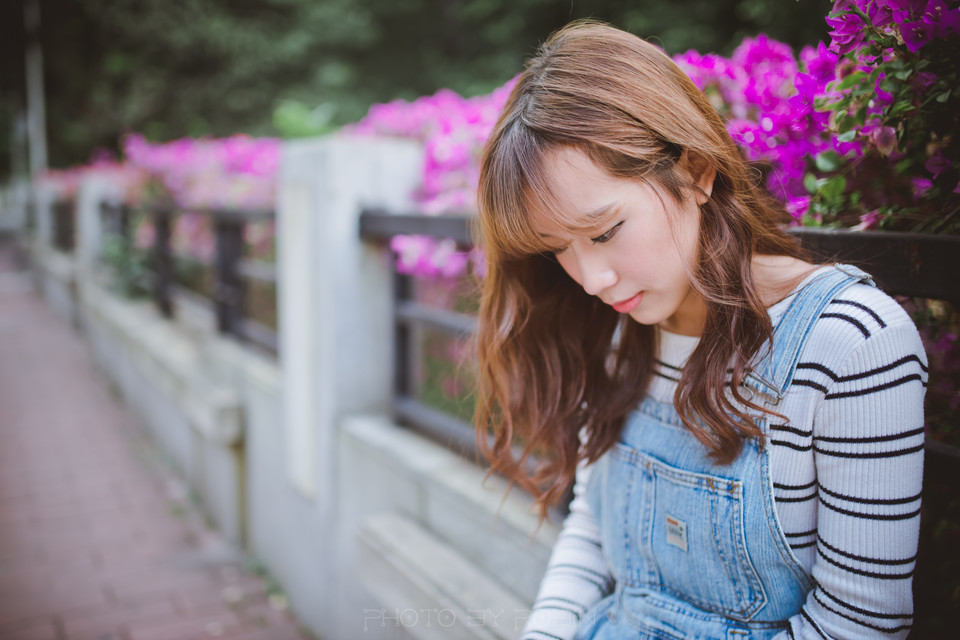 清纯美女如花旧片高清写真大图