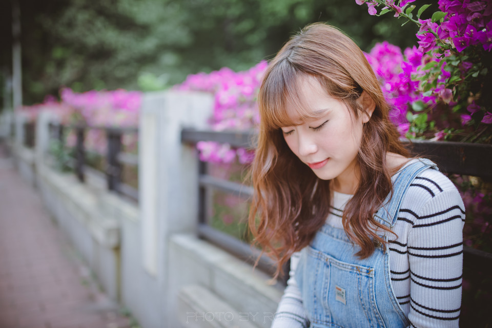 清纯美女如花旧片高清写真大图