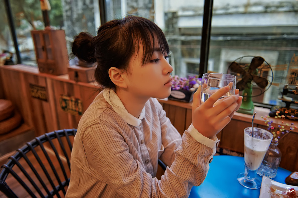 清新唯美小美女咖啡际遇