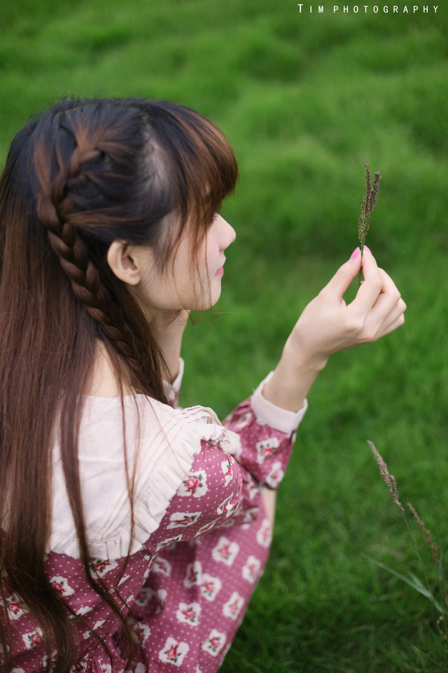 清纯美女回眸一笑出尘气