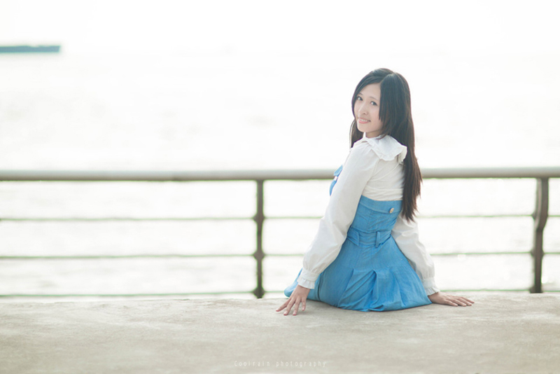清纯美女海边望风高清写真