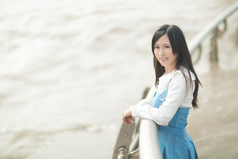 清纯美女海边望风高清写真