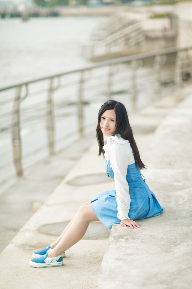 清纯美女海边望风高清写真