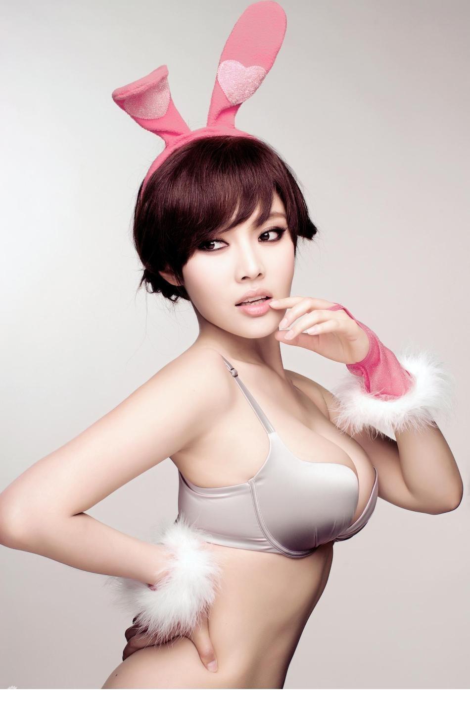 军艺校花徐冬冬秀性感酥胸