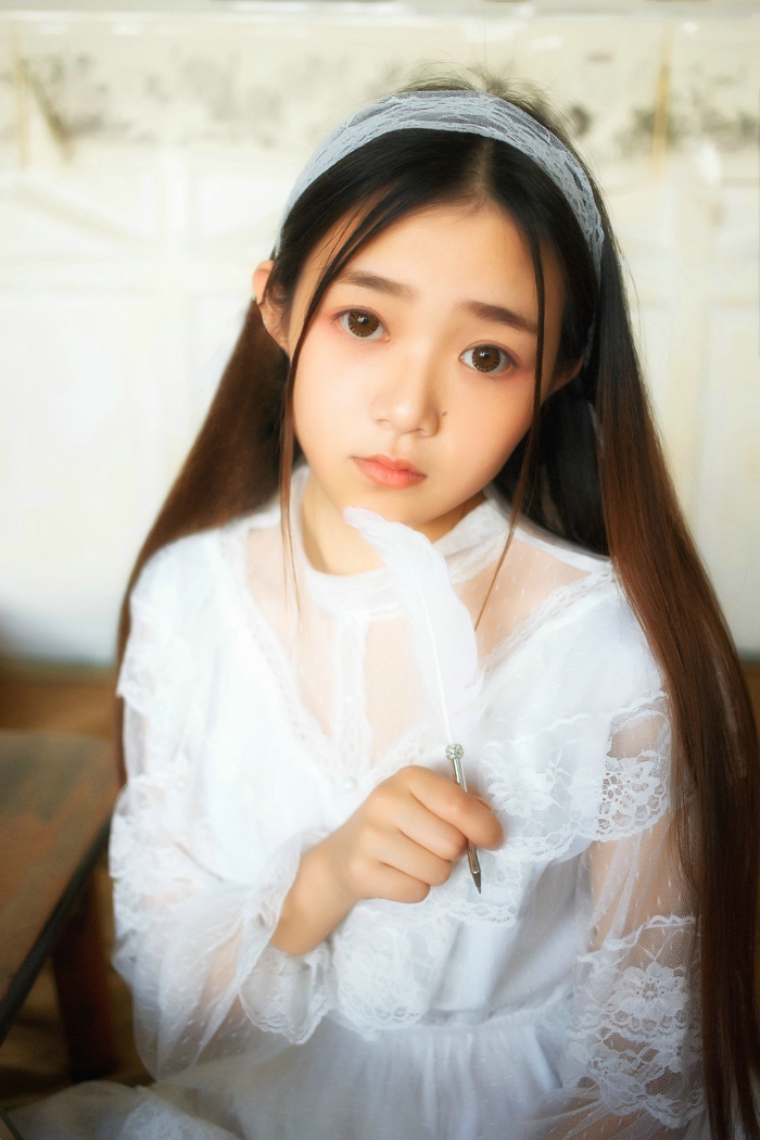 幽静童话女孩美琪