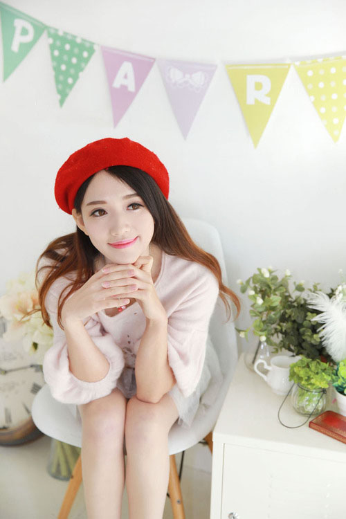 女神刘雯雯演绎清纯小红帽