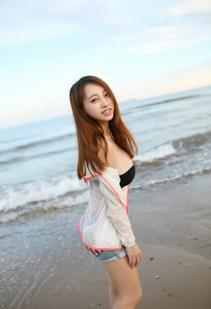 巨乳美女丽莉海边浪漫图集
