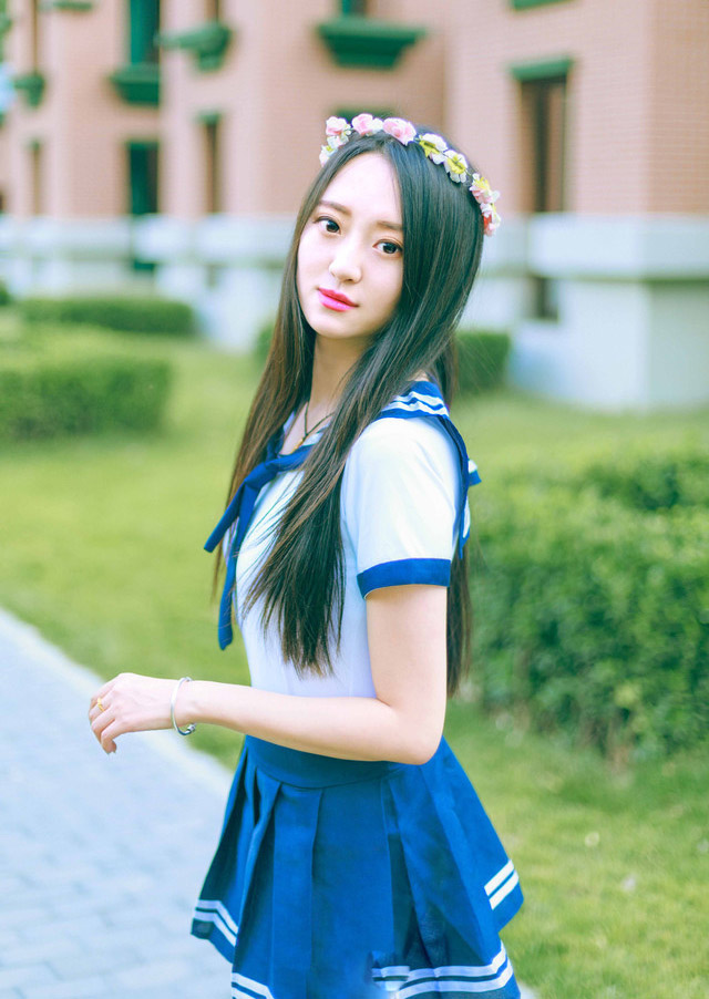 天使少女的校服清新写真
