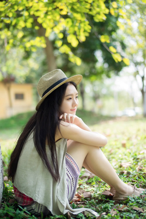 可爱少女梁缘，雅柔夏季形象片