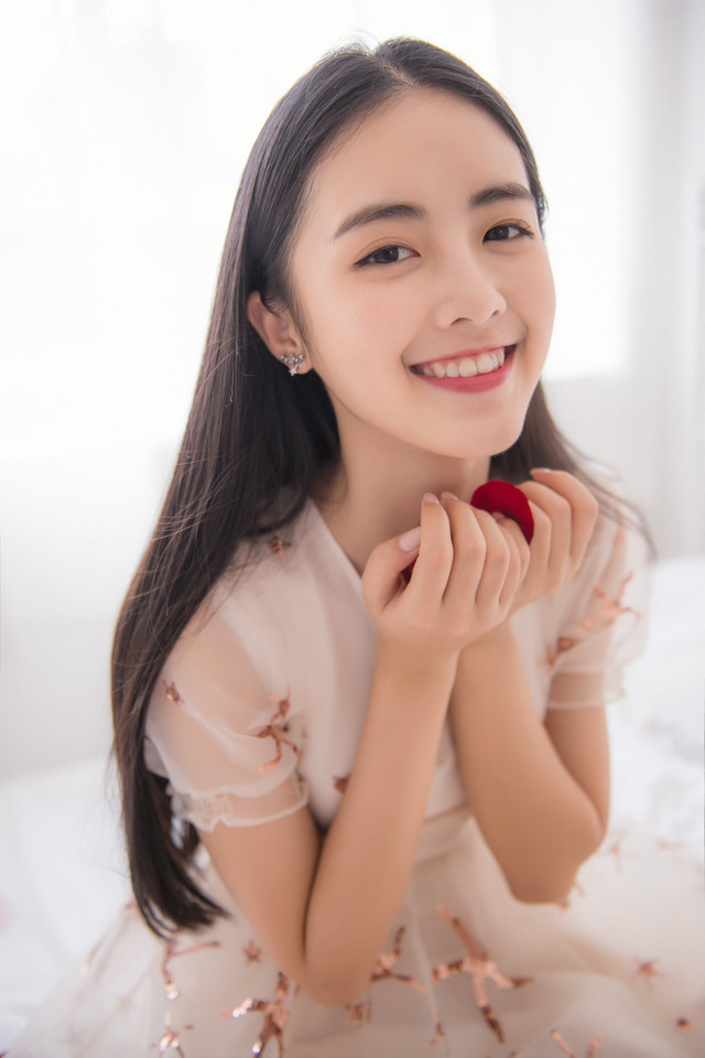 二十岁的你笑颜如花清新唯美