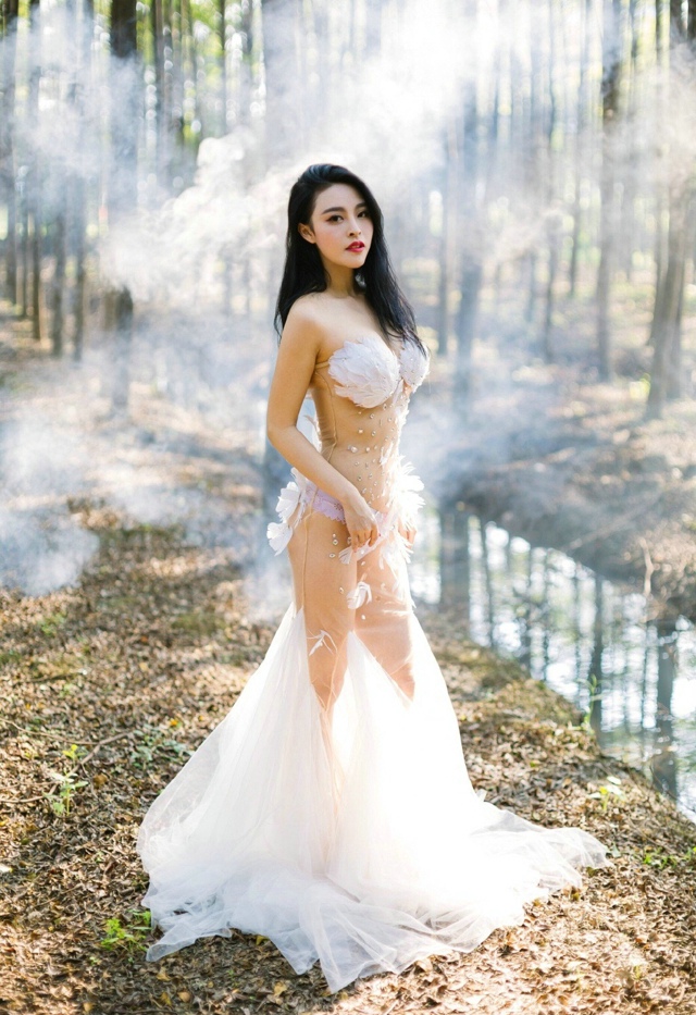 误入仙境的唯美性感女神