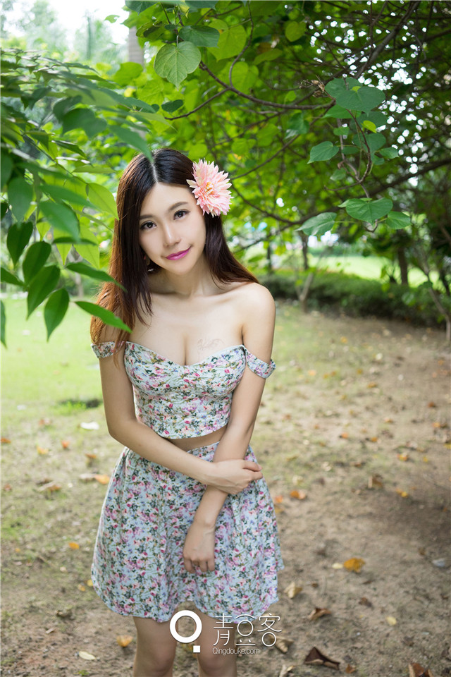 清纯美女绮里嘉写真组图 碎花裙清纯写真惹人怜爱