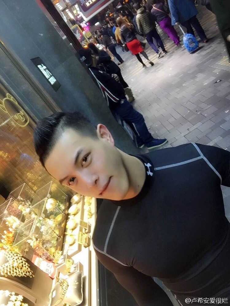 中国男模卢希安图片