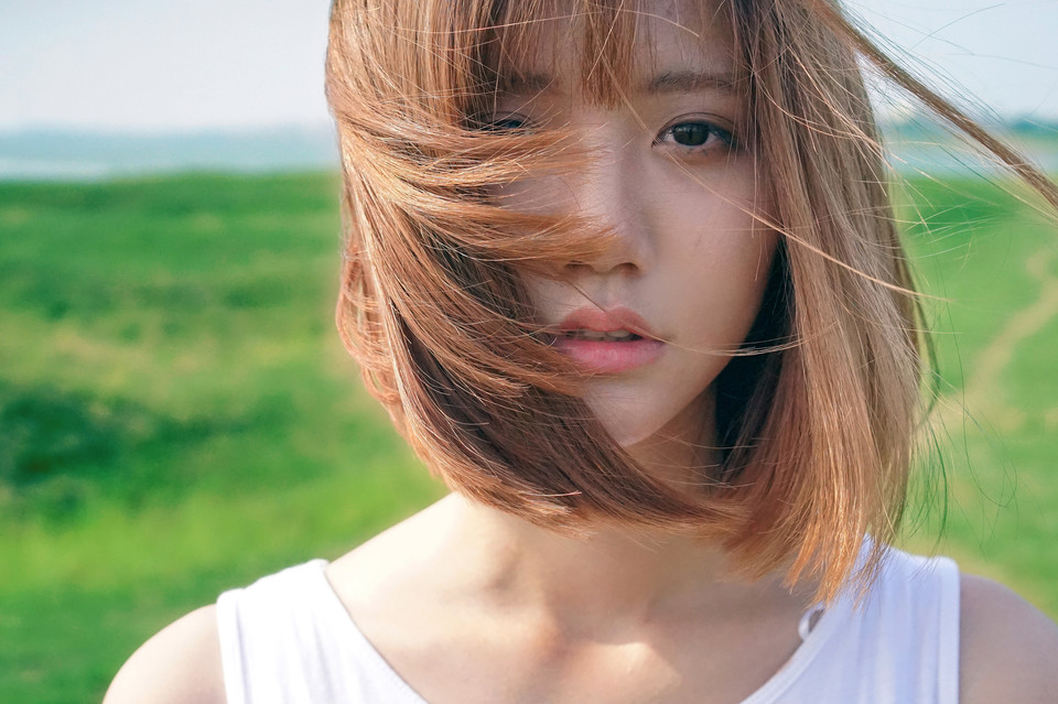 短发小清新少女恬静的青春