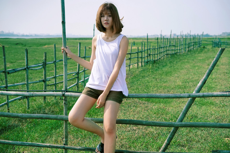 短发小清新少女恬静的青春