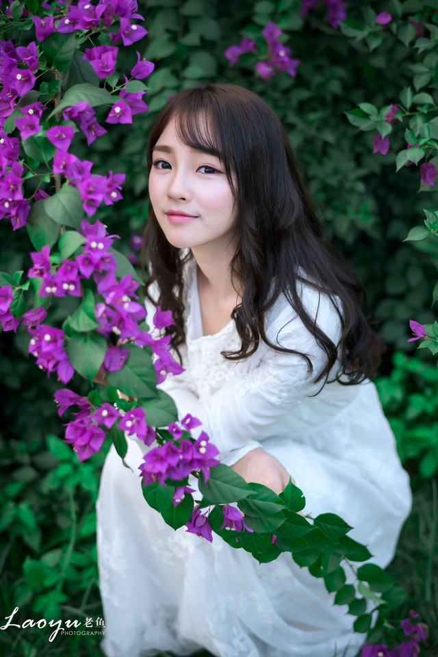 球花舞的魅力女孩清新可人