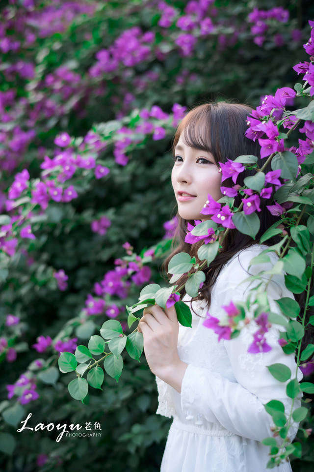 球花舞的魅力女孩清新可人