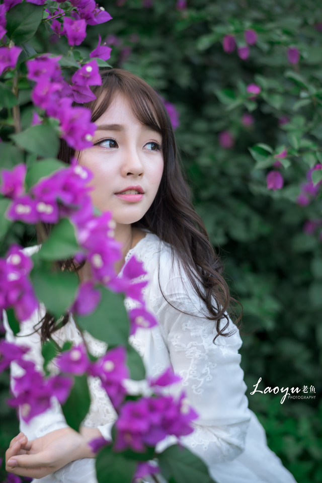 球花舞的魅力女孩清新可人