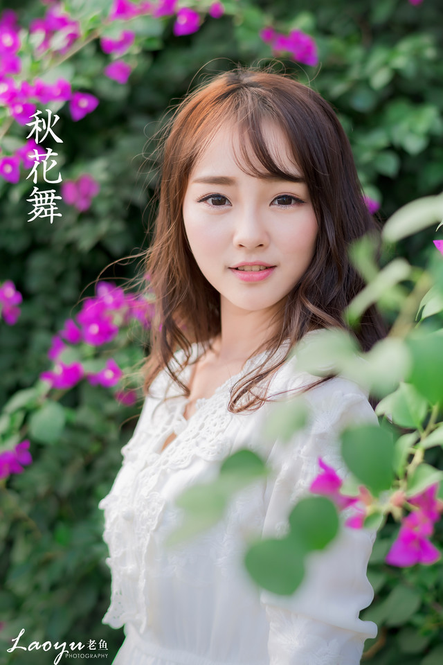 球花舞的魅力女孩清新可人