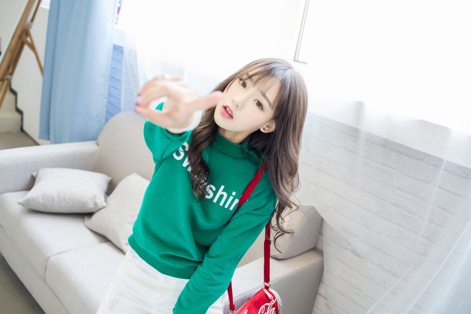灵动女孩的奇趣俏皮