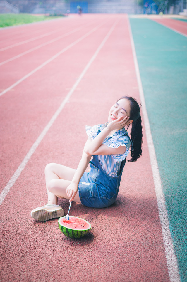 夏日小清新西瓜女孩