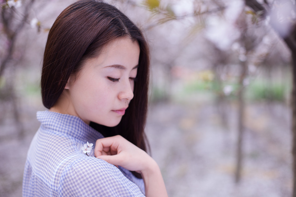 樱花树下的纯情少女