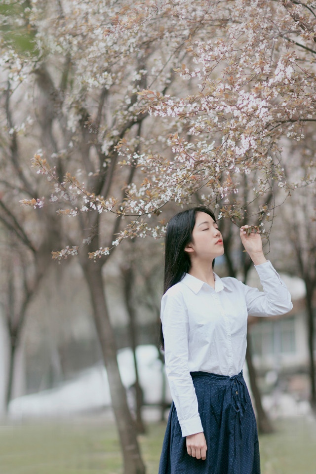 气质女生的明眸干净