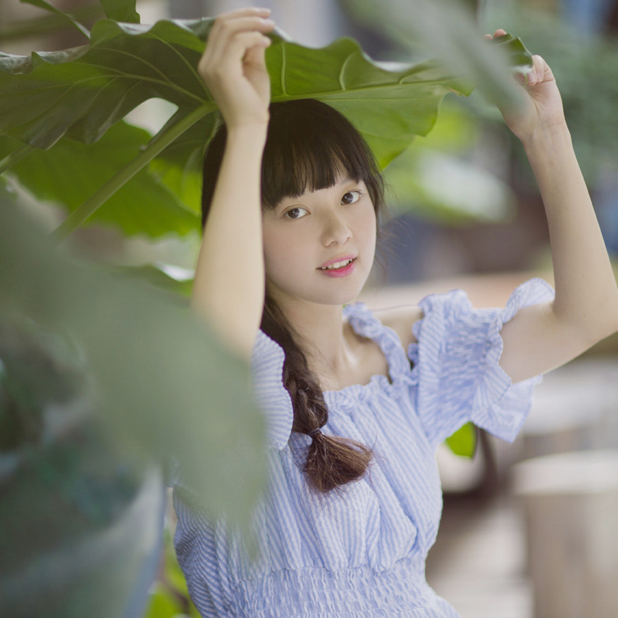 马尾少女的清新夏日