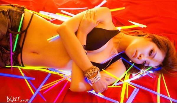 巨胸辣女超炫写真性感无敌诱惑