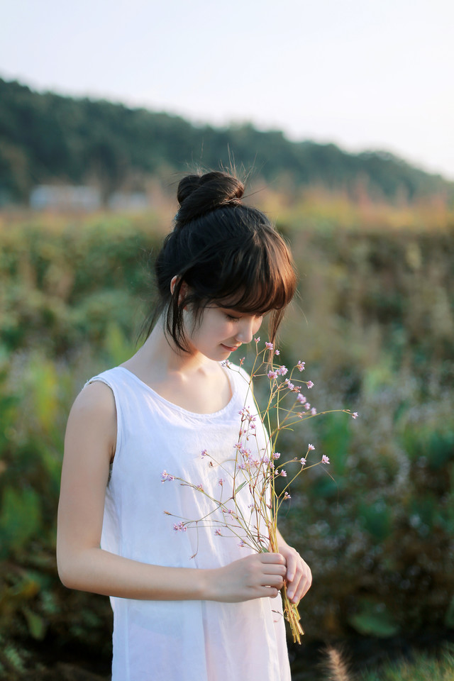小清新少女夏日户外时光