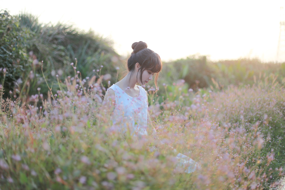 小清新少女夏日户外时光