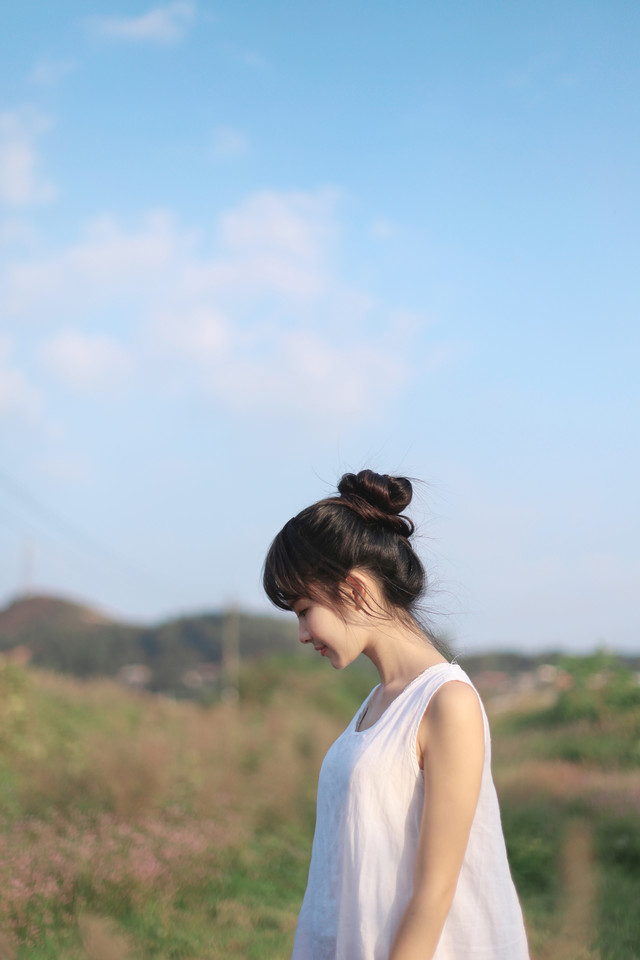小清新少女夏日户外时光