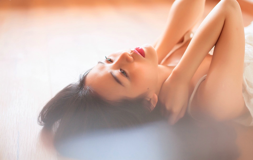 安静私房美眉朦胧的性感
