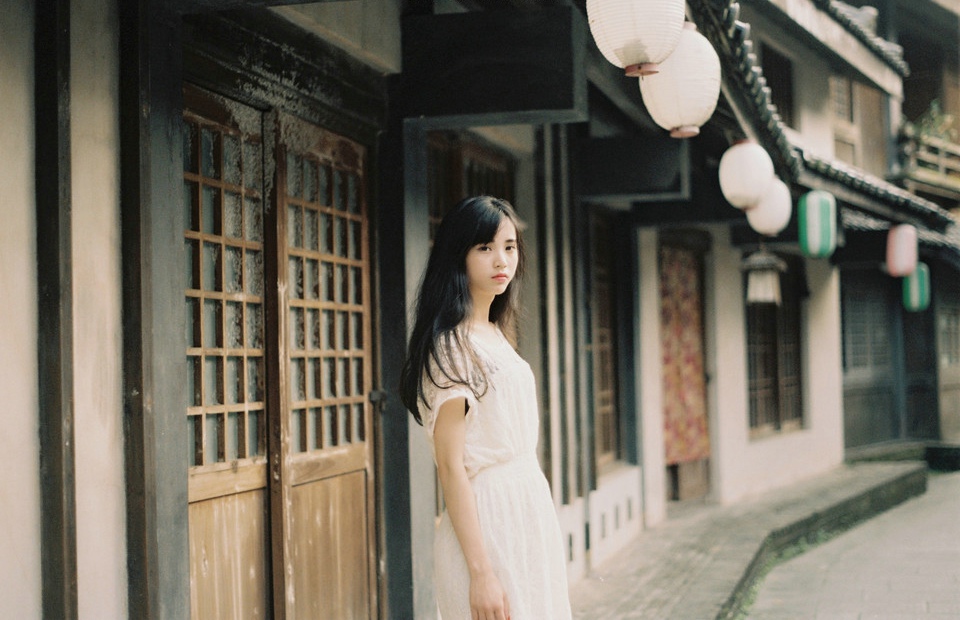 日式清纯少女街头写真