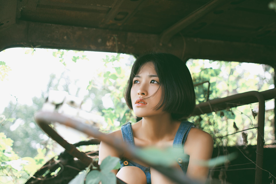 短发熟女夏季性感随拍