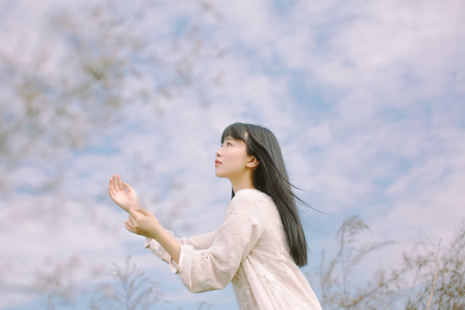 清纯少女荒地唯美写真