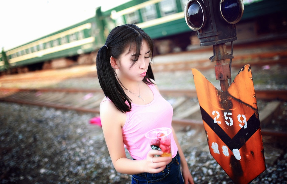 双马尾美眉甜美卖萌