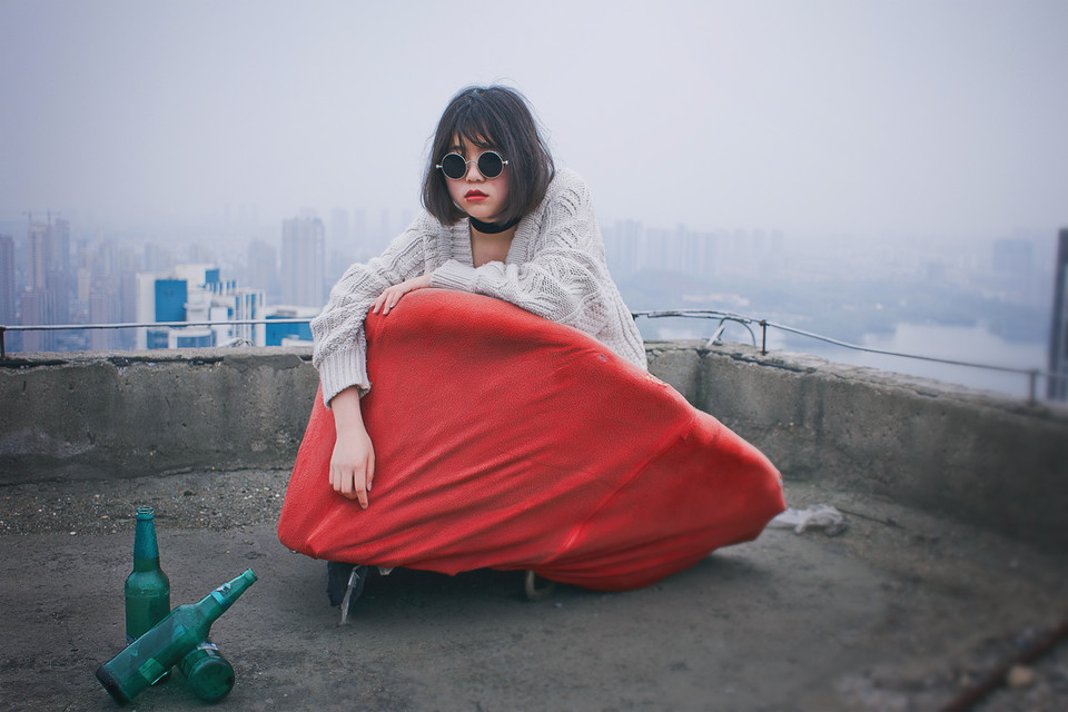 黑超酷炫少女天台的帅气写真