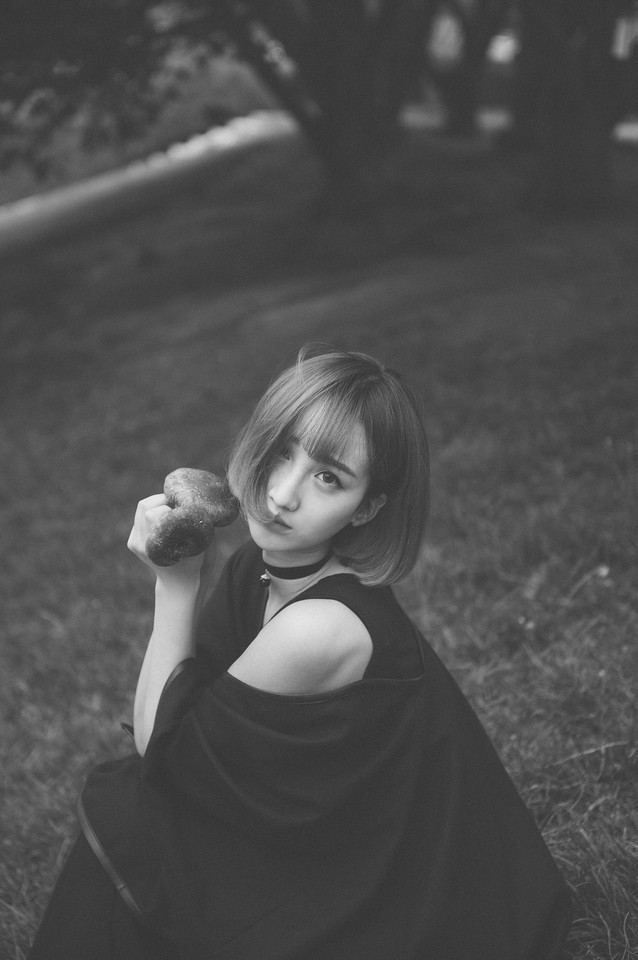 暗黑系少女黑白强大气场