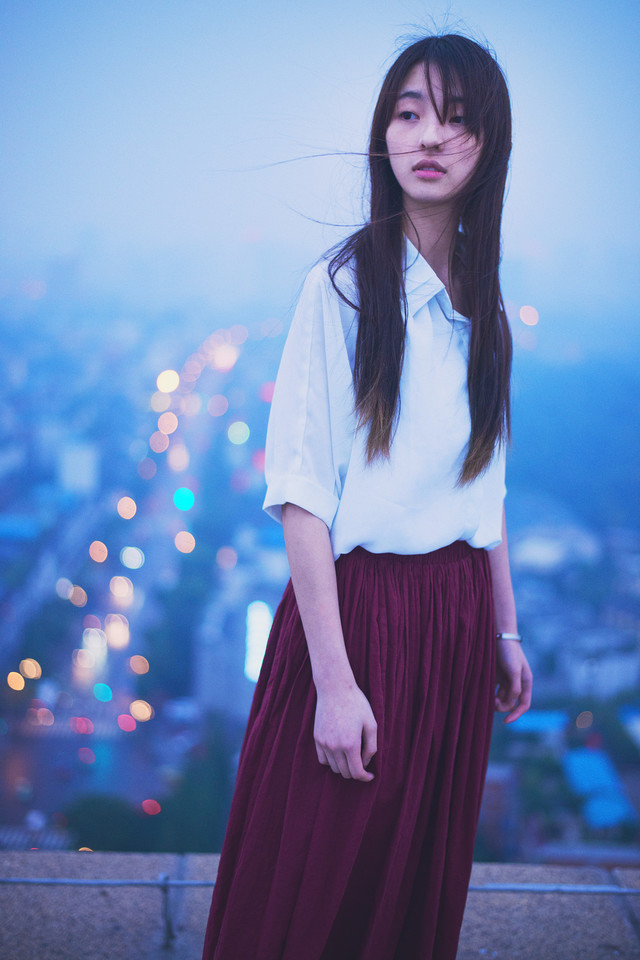 文艺清新女神落寞天台写真