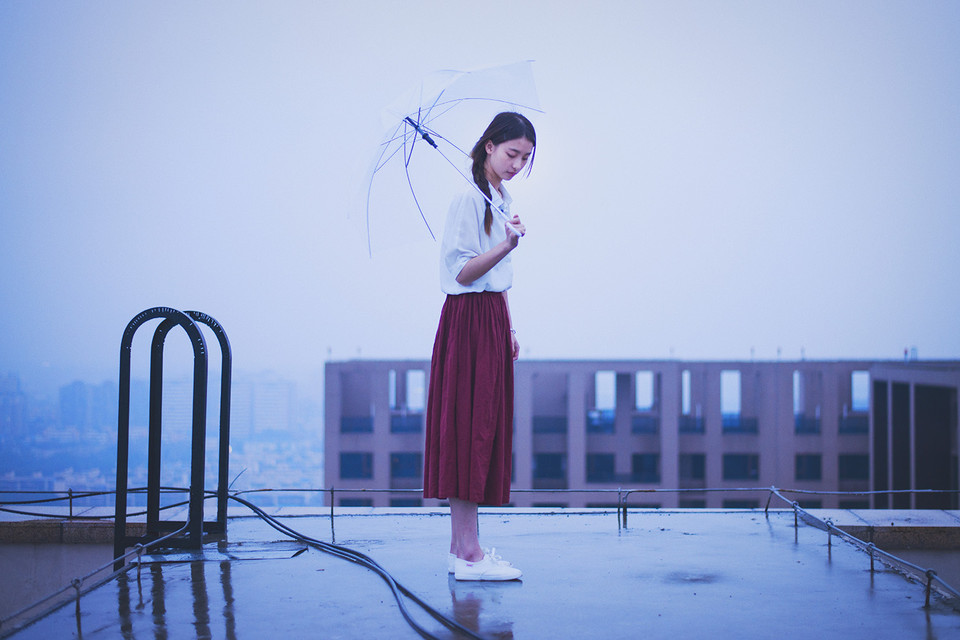 文艺清新女神落寞天台写真