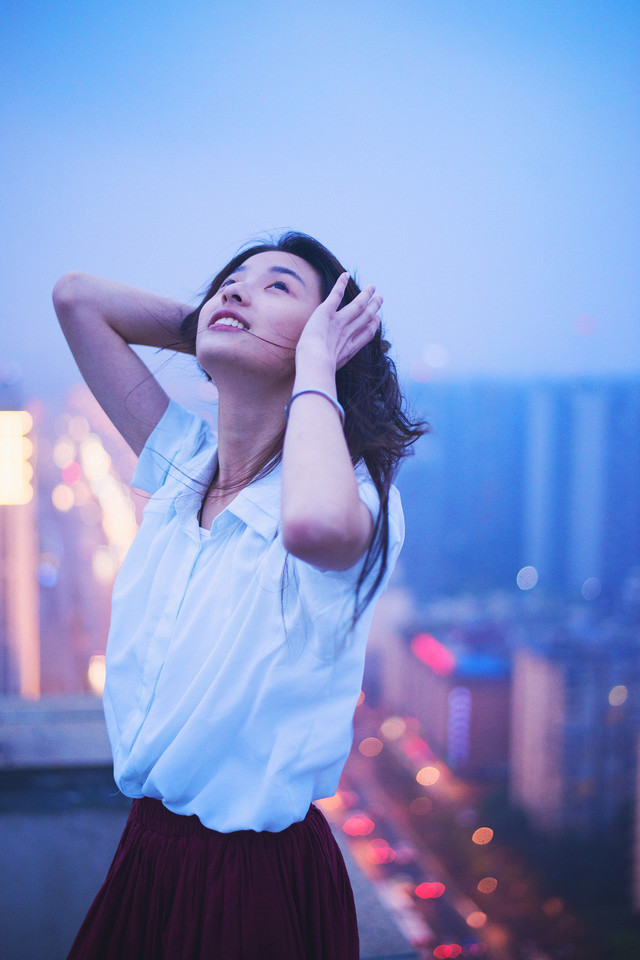 文艺清新女神落寞天台写真