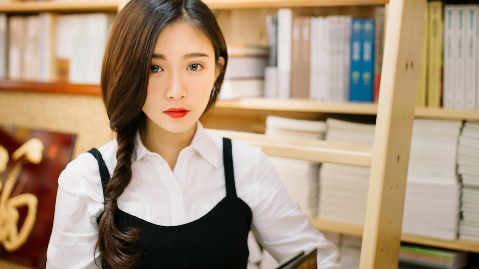 图书馆里的文艺女青年清纯美照