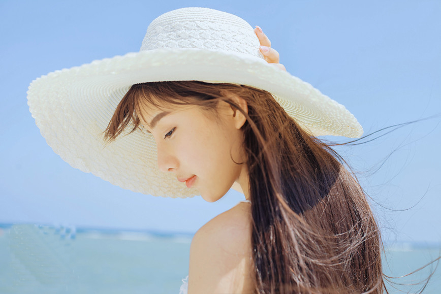 温柔安静少女海边浪漫清新