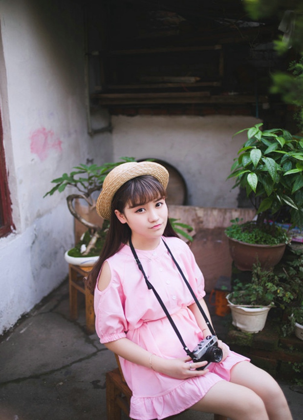 粉嫩白皙少女唯美写真