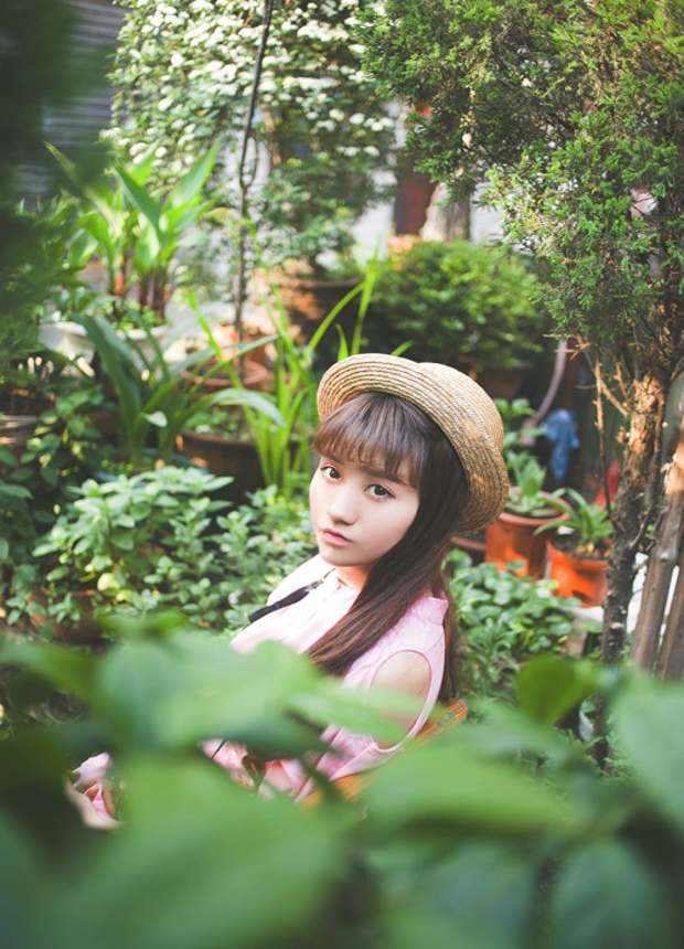 粉嫩白皙少女唯美写真