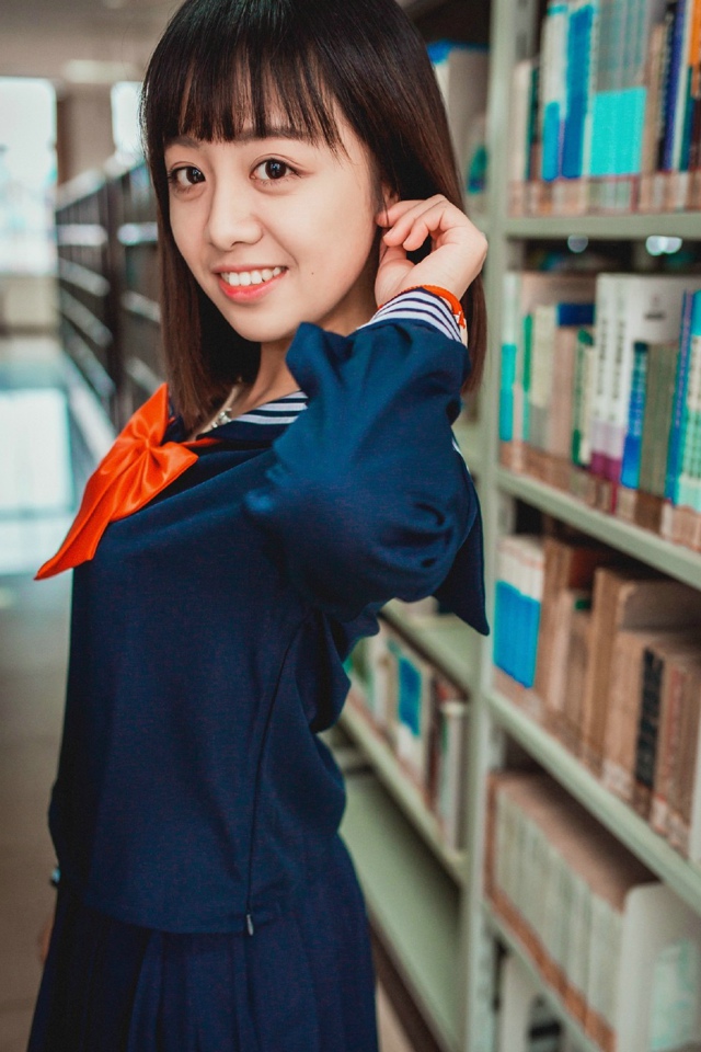 可爱纯真少女校园清新写真