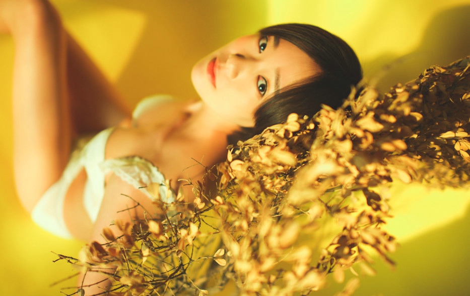 短发气质清新脱俗美女私房换衣秀