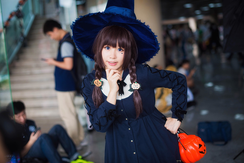 可爱萝莉小魔女cosplay
